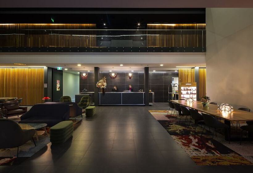 スタンダードスタジオ, East Hotel And Apartments