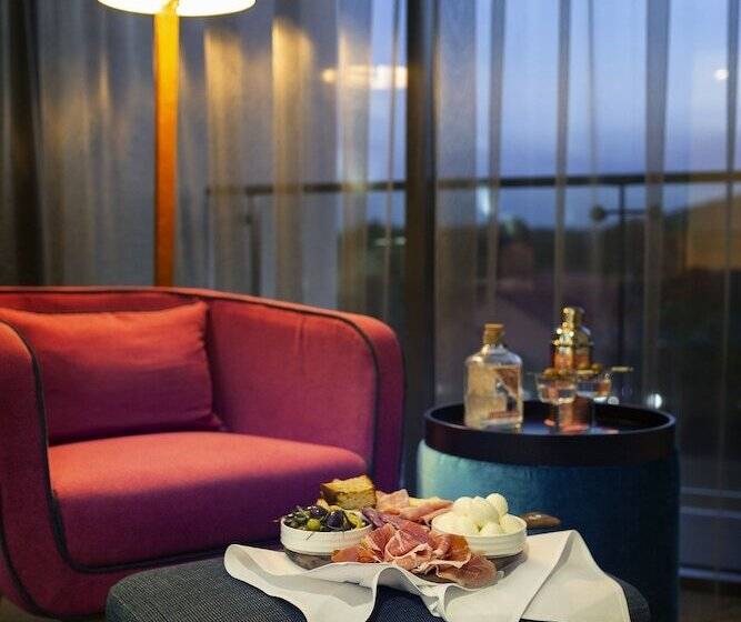 身障者適用スタンダードルーム, East Hotel And Apartments