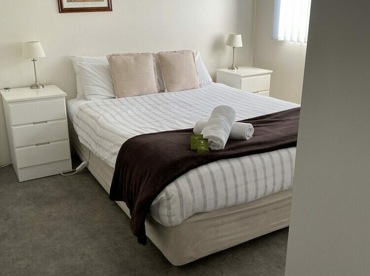 בית, 2 חדרי שינה, Hunter Homestead