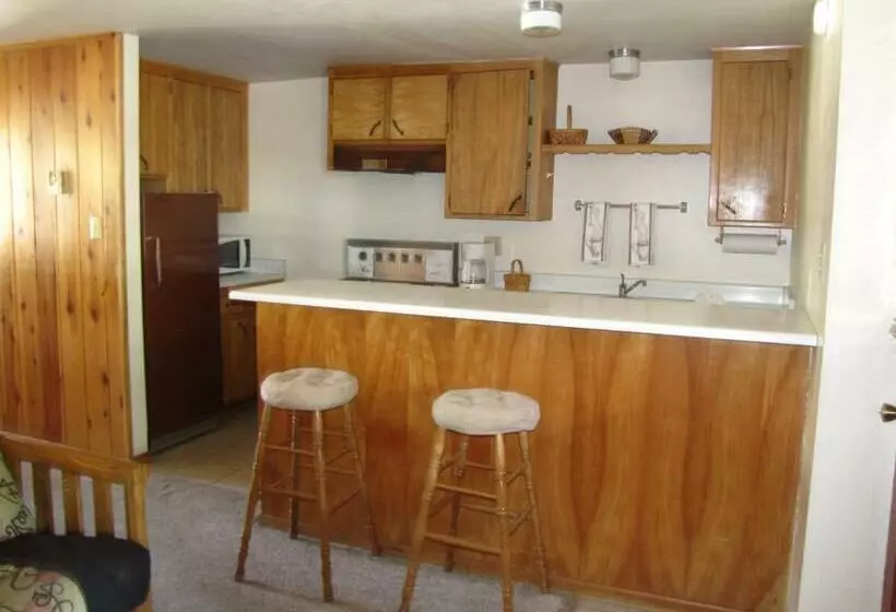 スイート, Kern Riverfront Lodge