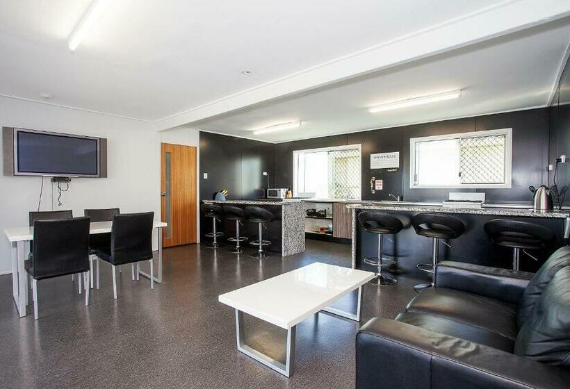 تختخواب در اتاق مشترک, Mycow Accommodation Mackay