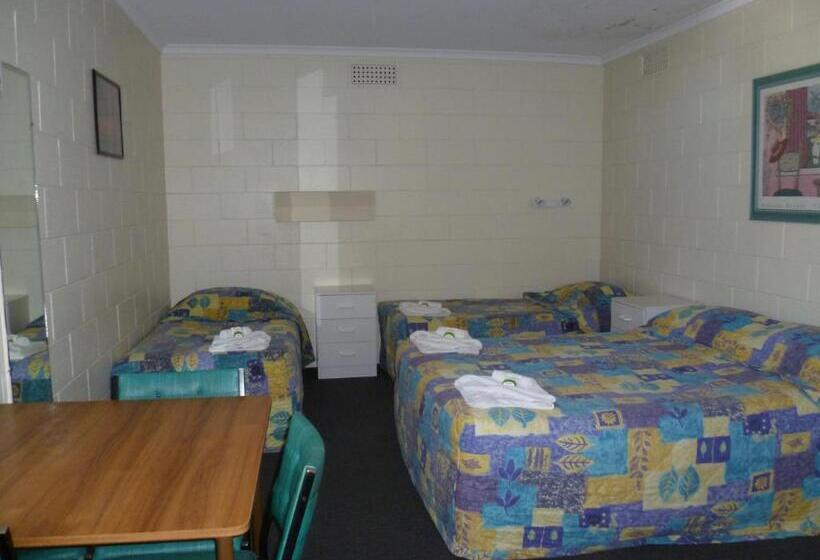 ファミリールーム, Norfolk Motor Inn