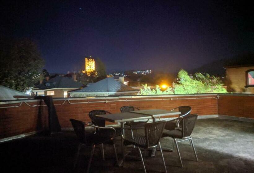 סוויטה משפחתית, Prince Of Wales