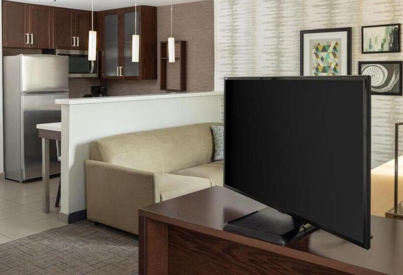 带大床的标准工作室, Residence Inn By Marriott Kansas City At The Legends