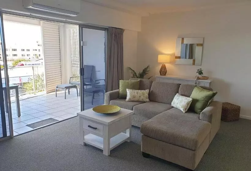 バルコニー付き１ベッドルームアパートメント, Rovera Apartments