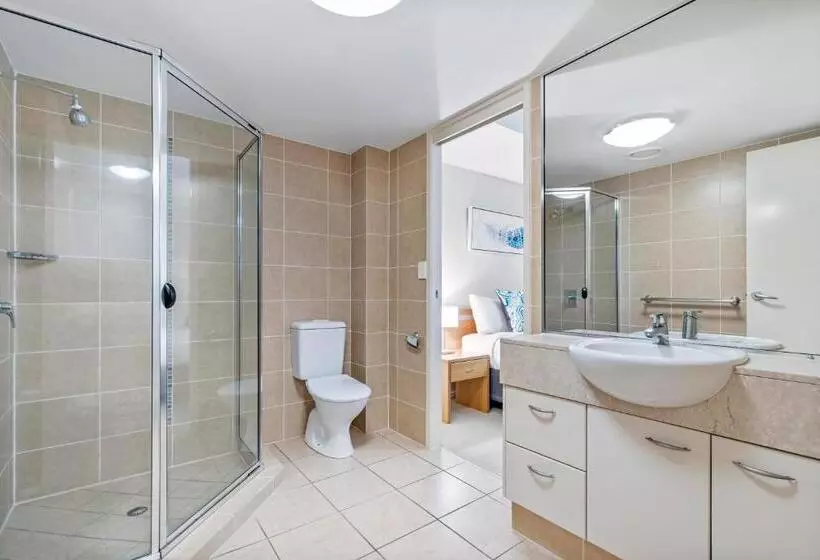 バルコニー付き１ベッドルームアパートメント, Rovera Apartments