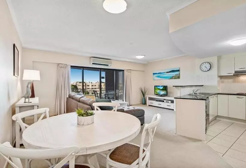 バルコニー付き１ベッドルームアパートメント, Rovera Apartments