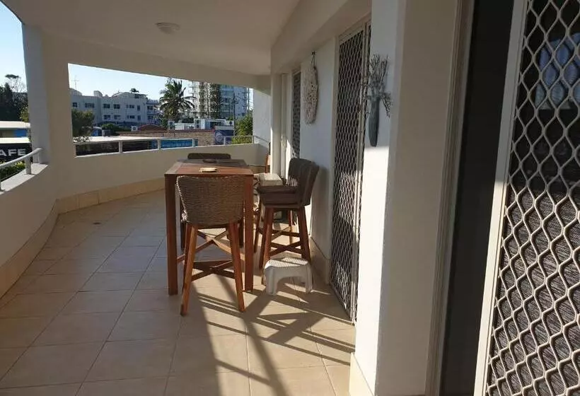 スイート, Rovera Apartments