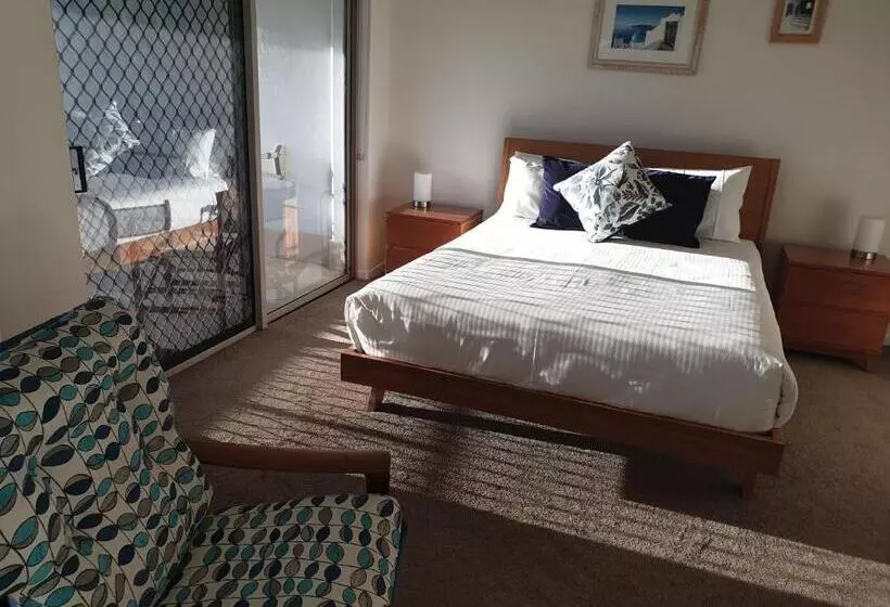 スイート, Rovera Apartments