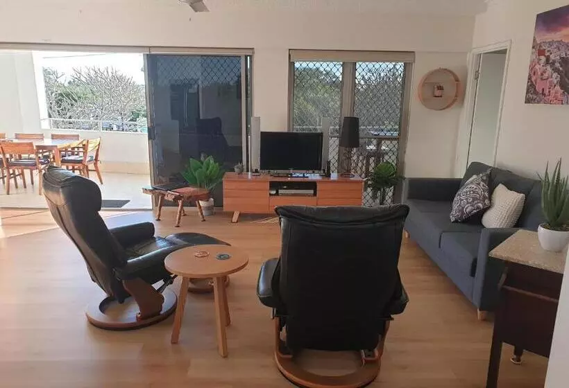 スイート, Rovera Apartments