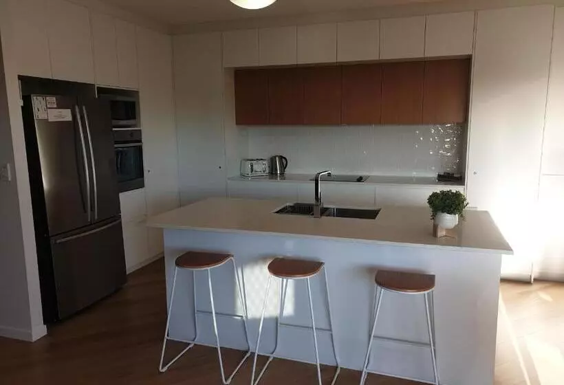 スイート, Rovera Apartments