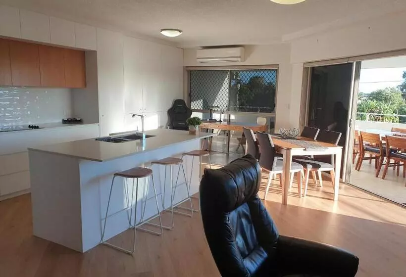 スイート, Rovera Apartments