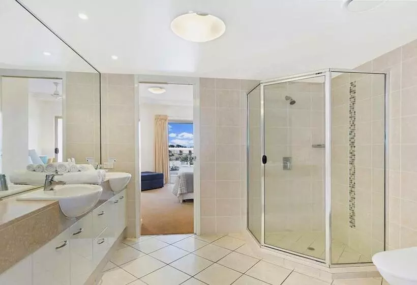 スイート, Rovera Apartments