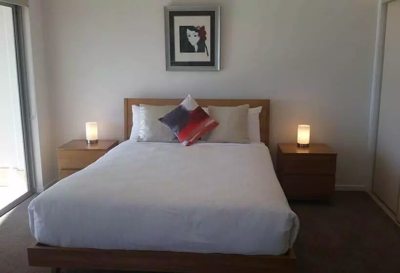 スイート, Rovera Apartments