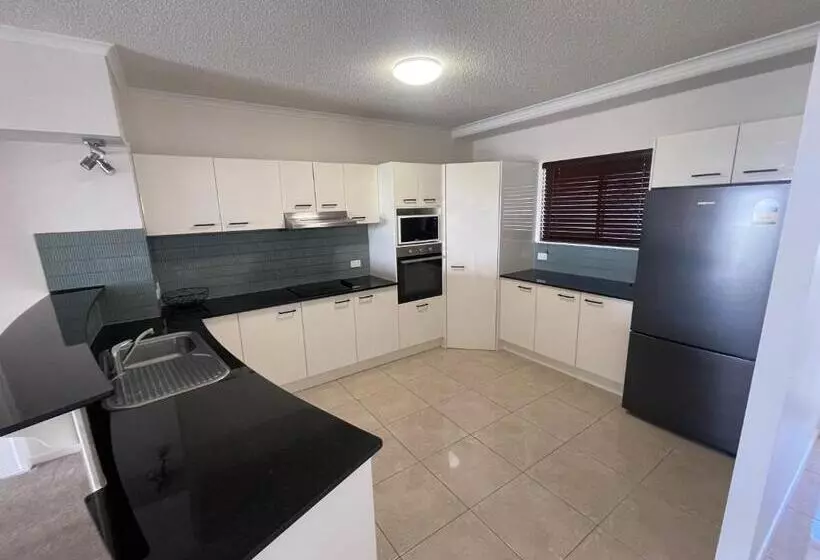 ２ベッドルームアパートメント, Rovera Apartments