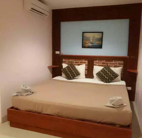 اتاق استاندارد, Sabai House