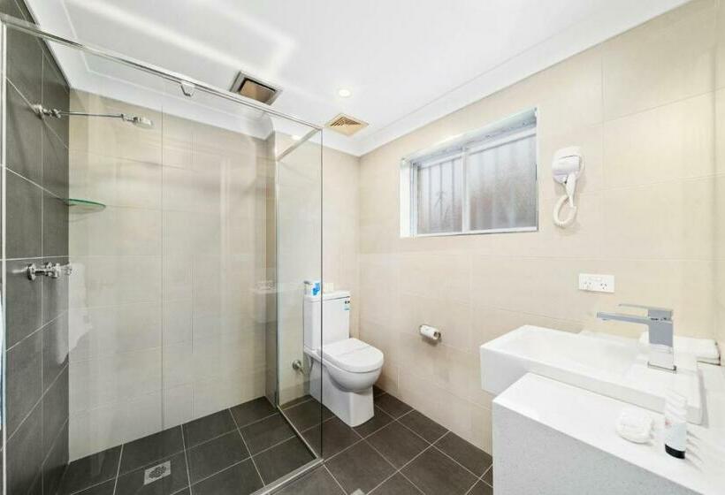 디럭스 룸, Wm  Bankstown