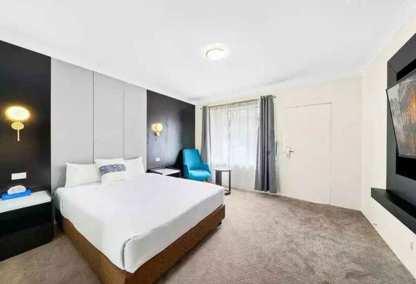 デラックスルーム, Wm  Bankstown