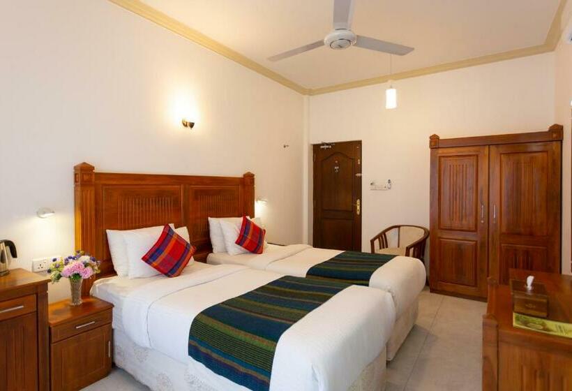 带阳台的豪华间, Yo Kandy