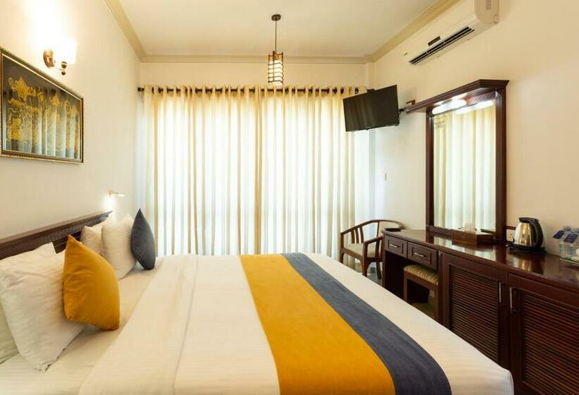 Quarto Deluxe com Sacada, Yo Kandy