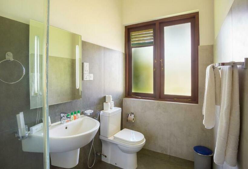 Quarto Deluxe com Sacada, Yo Kandy
