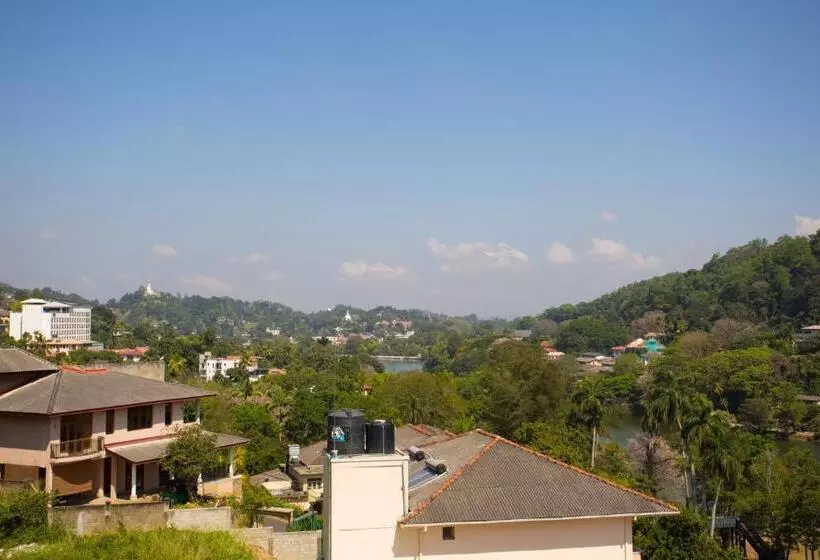 Deluxe Kamer met Balkon, Yo Kandy