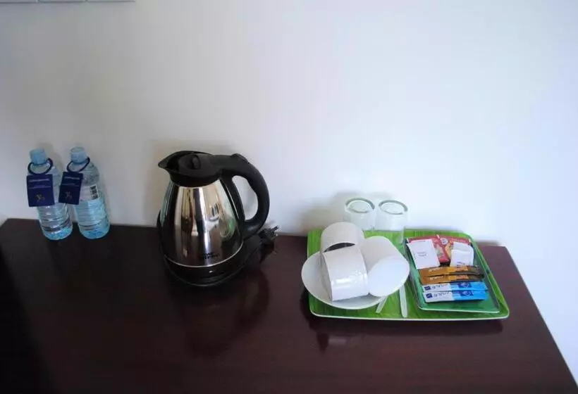 Deluxe Driepersoonskamer, Yo Kandy