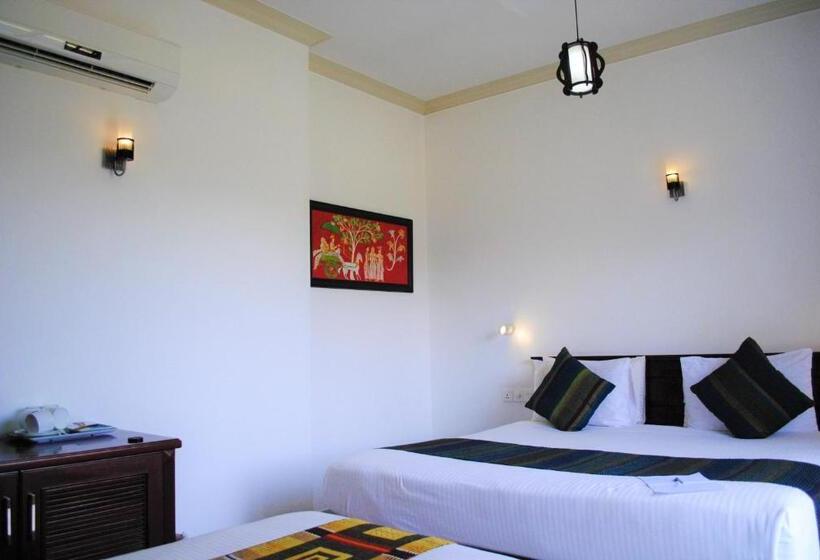 Quarto Triplo Deluxe, Yo Kandy