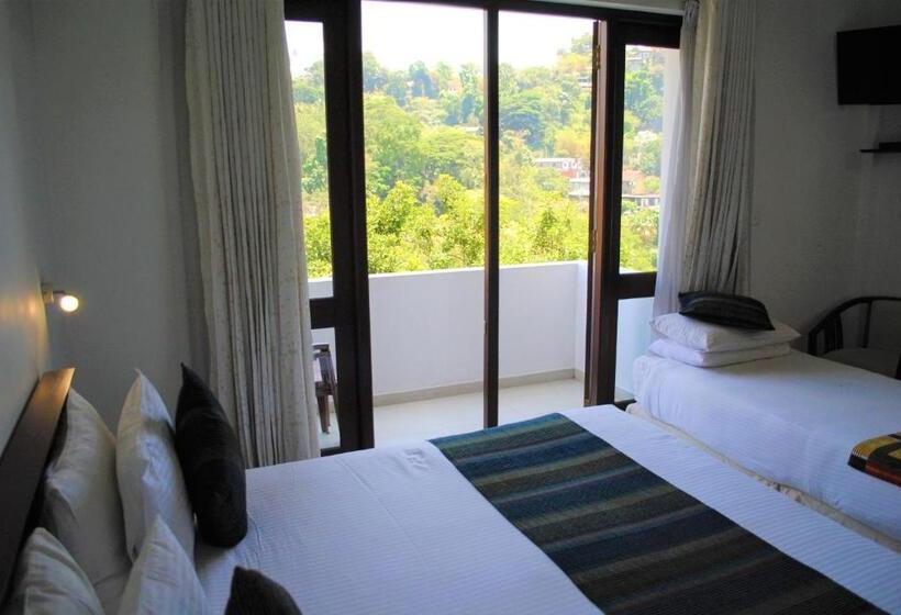 豪华三人间, Yo Kandy