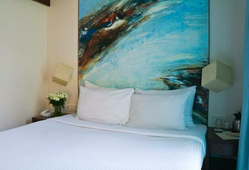 إستوديو قياسى ذو إطلالة, The Waterfront Shaw  Lavasa