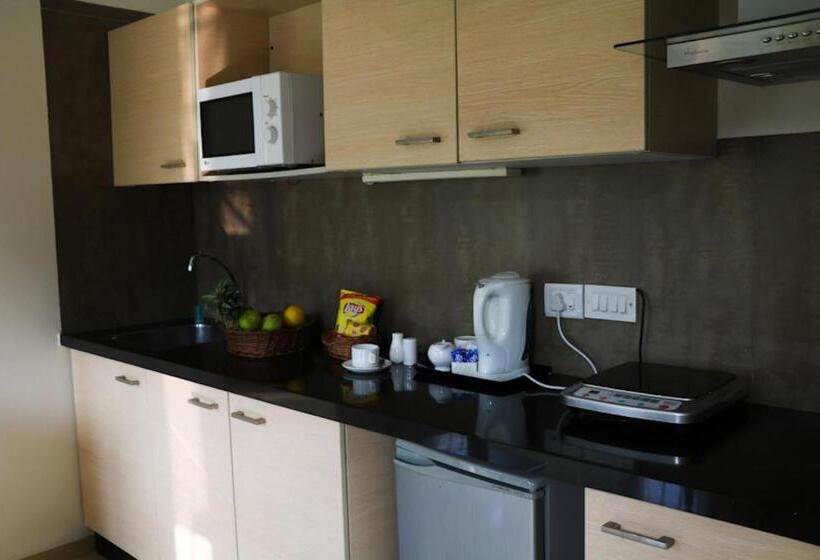 דירה בת חדר שינה 1 עם נוף, The Waterfront Shaw  Lavasa