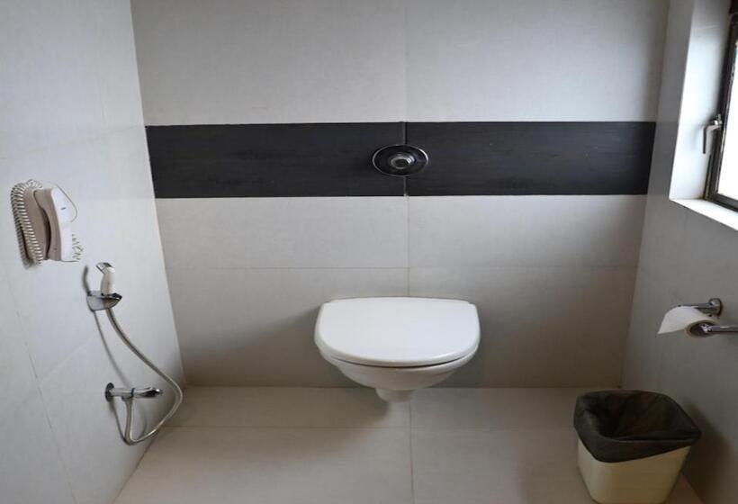 شقة غرفة واحدة, The Waterfront Shaw  Lavasa