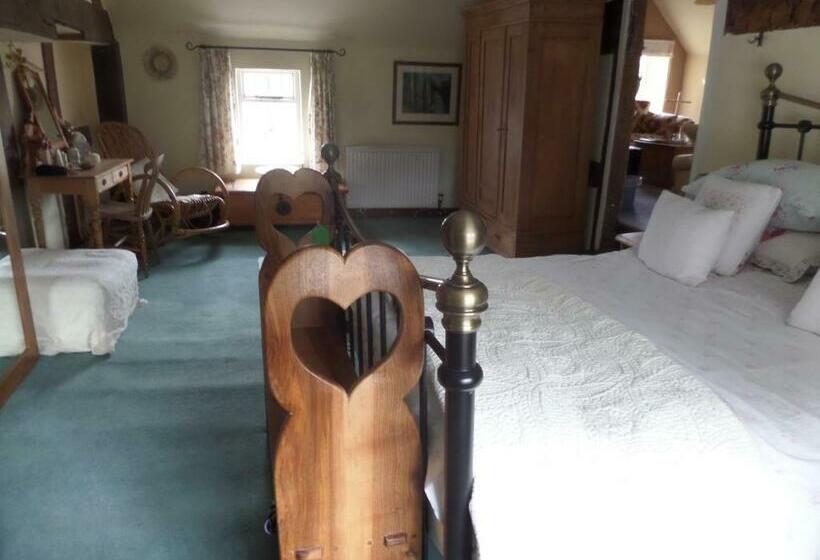 스위트, Walford Court