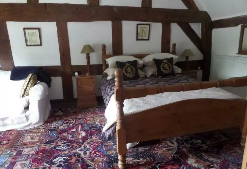 スタンダードルーム, Walford Court