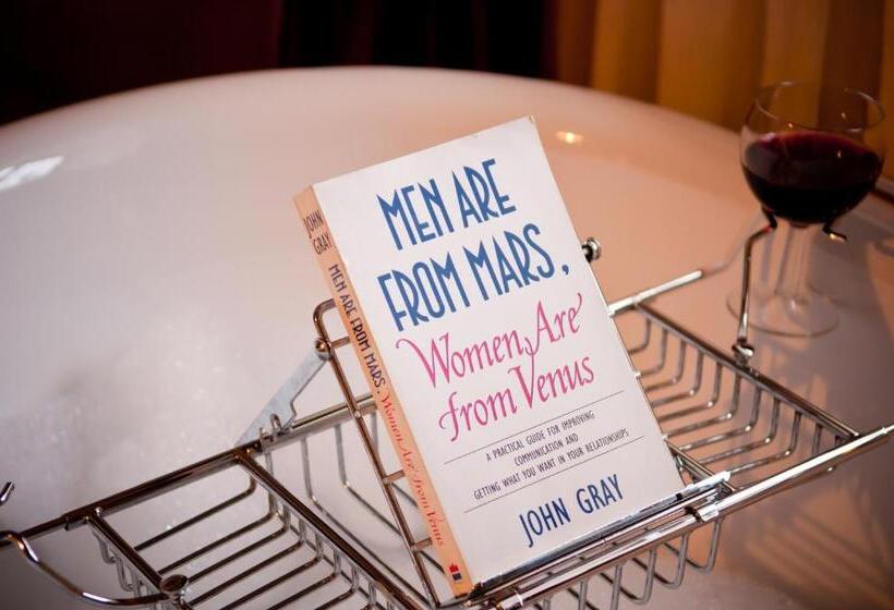 디럭스 스위트, Walford Court