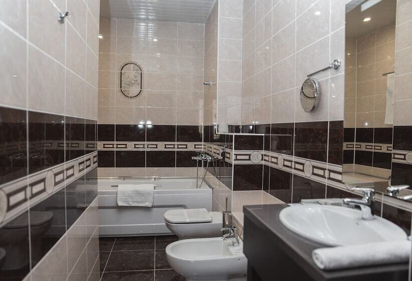 سوییت, Business Hotel Asia