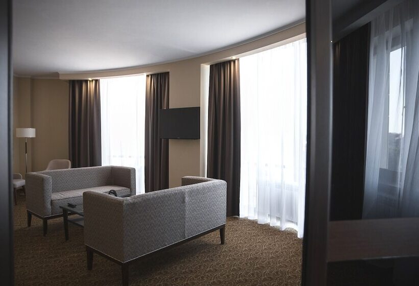 سوئیت پرزیدنت, Business Hotel Asia