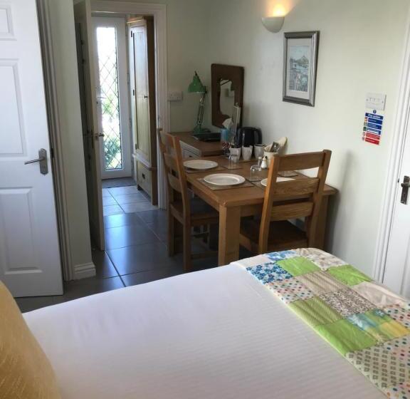 스탠다드 트리플 룸 가든 전망, Green Apple Bed And Breakfast