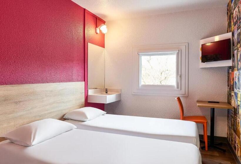 اتاق استاندارد, F1 Paris Saint Ouen Marche Aux Puces
