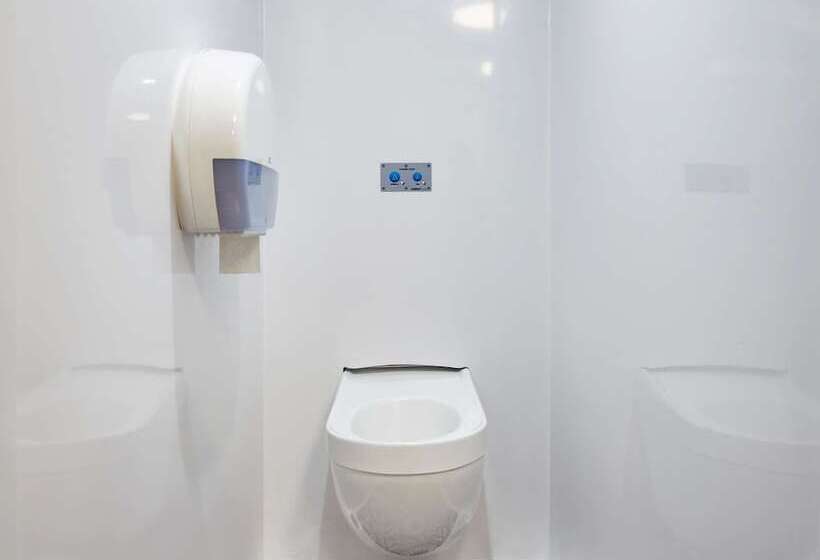 اتاق استاندارد, F1 Paris Saint Ouen Marche Aux Puces