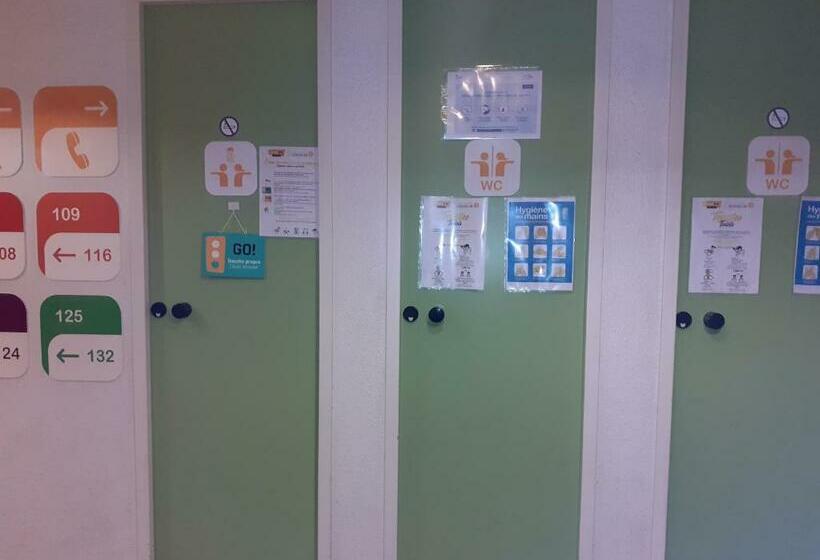 Номер Стандарт Совместная Ванная, F1 Saintes