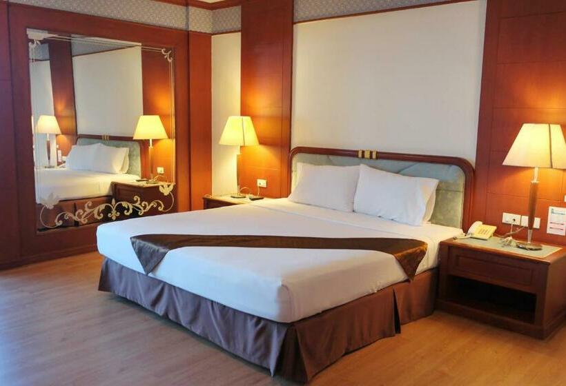 סוויטת ג'וניור, Grand Park