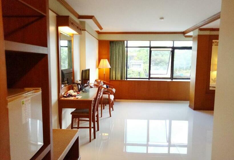 סוויטת ג'וניור, Grand Park