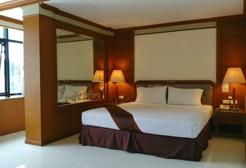 סוויטת ג'וניור, Grand Park