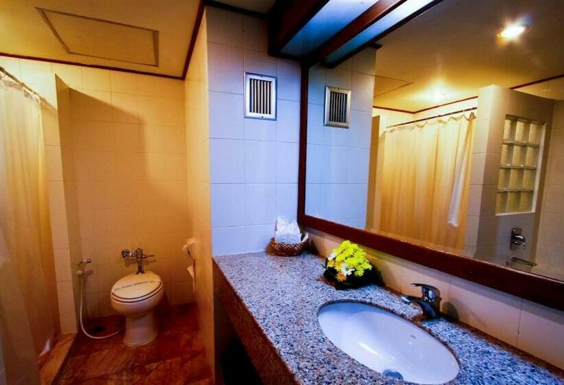 סוויטת ג'וניור, Grand Park