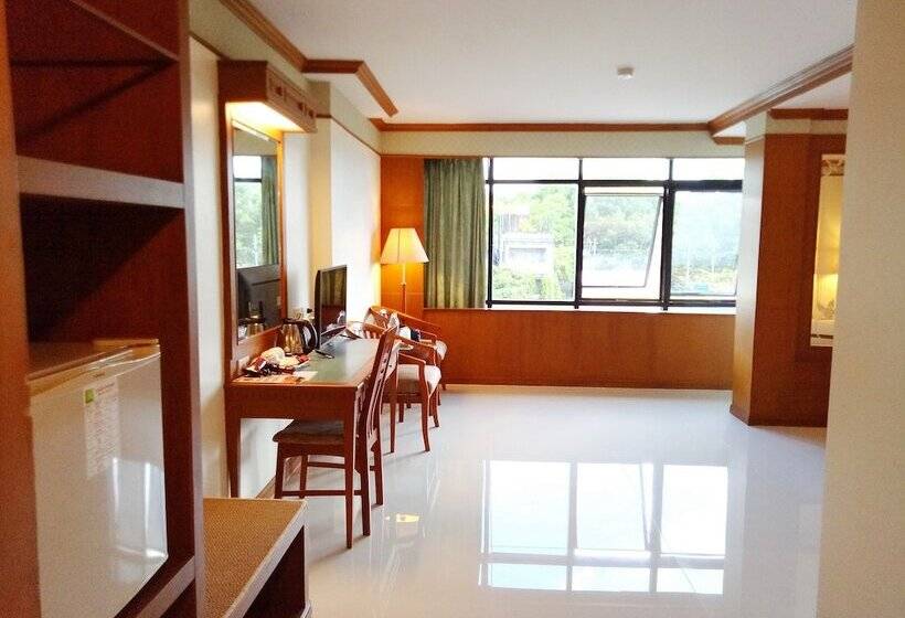 סוויטת ג'וניור, Grand Park