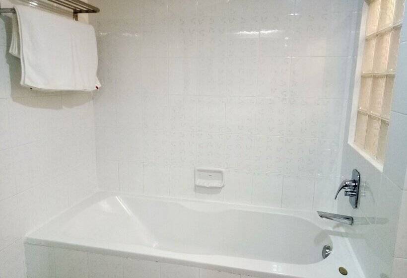 주니어 스위트, Grand Park