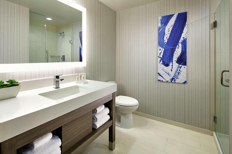 带大床的标准间, Hilton Garden Inn San Diego Downtown/bayside