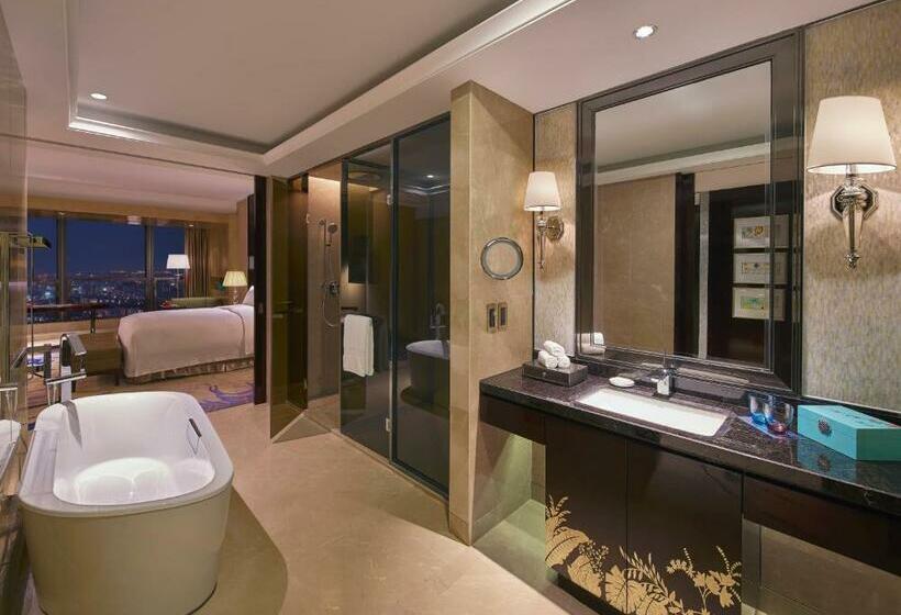 חדר דלוקס עם מיטת קינג, Hilton Haikou