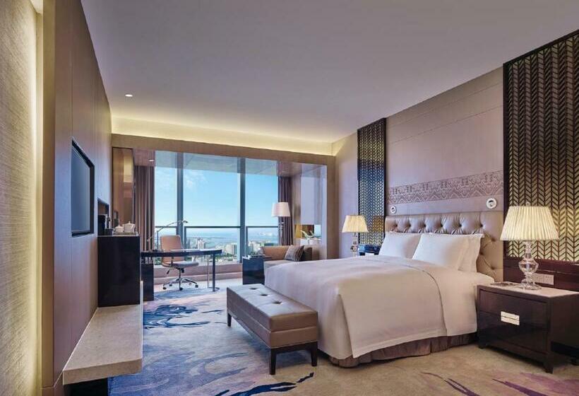 Люкс Deluxe Кровать Кинг, Hilton Haikou